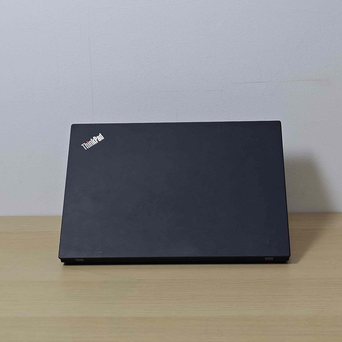 Lenovo Thinkpad T14G2 Belakang Tengah Lenovo Thinkpad T14G2 Belakang Tengah Butik Laptop